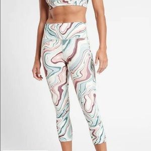 Athleta Ultimate Stash Pocket Capri Leggings